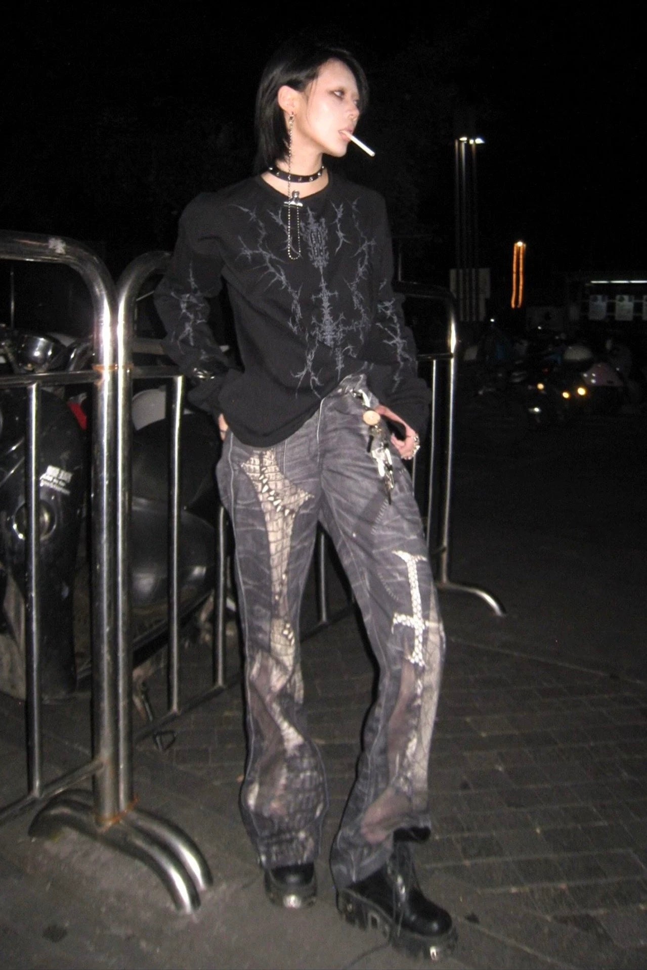 Lightning Crack Graphic Top mry002278