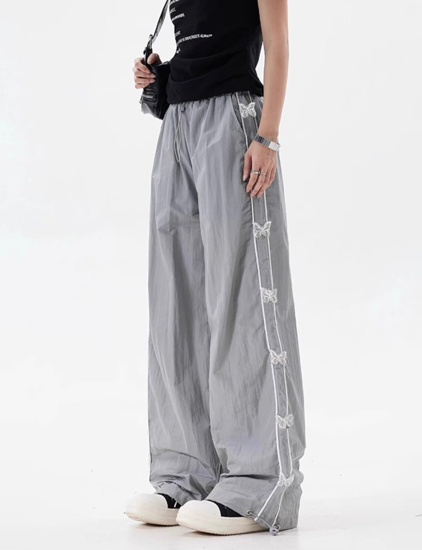 【2color】Butterfly Embroidered Parachute Pants mry001723