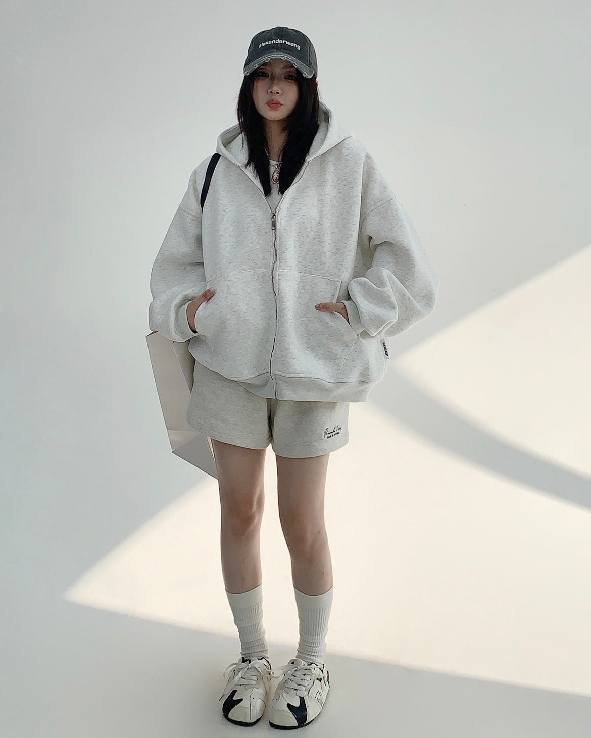 【評価★4.8以上／高品質】Backpack-Attached Oversized Hoodie mry001902
