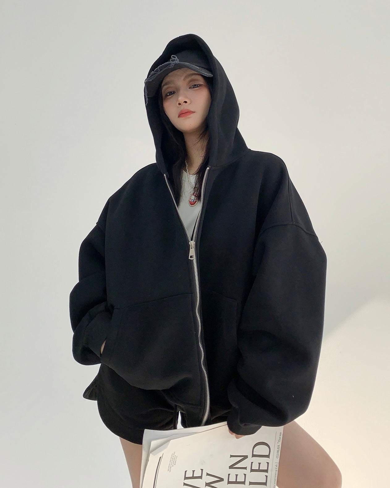 【評価★4.8以上／高品質】Backpack-Attached Oversized Hoodie mry001902
