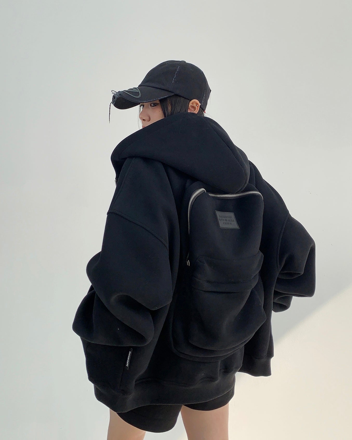 【評価★4.8以上／高品質】Backpack-Attached Oversized Hoodie mry001902