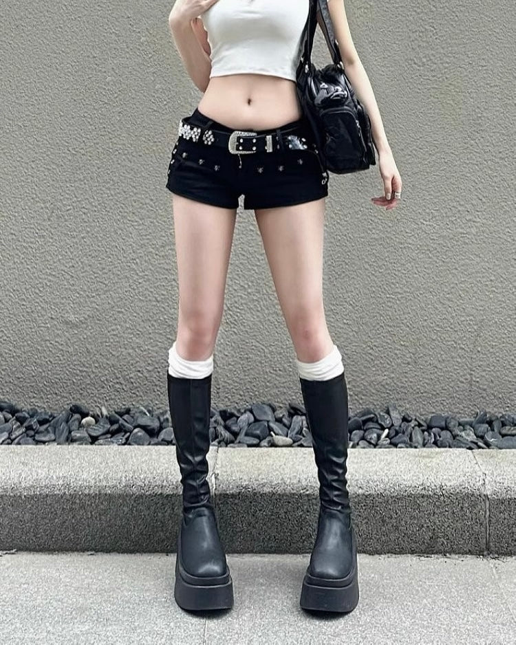 Studded Low-Rise Shorts mry002067