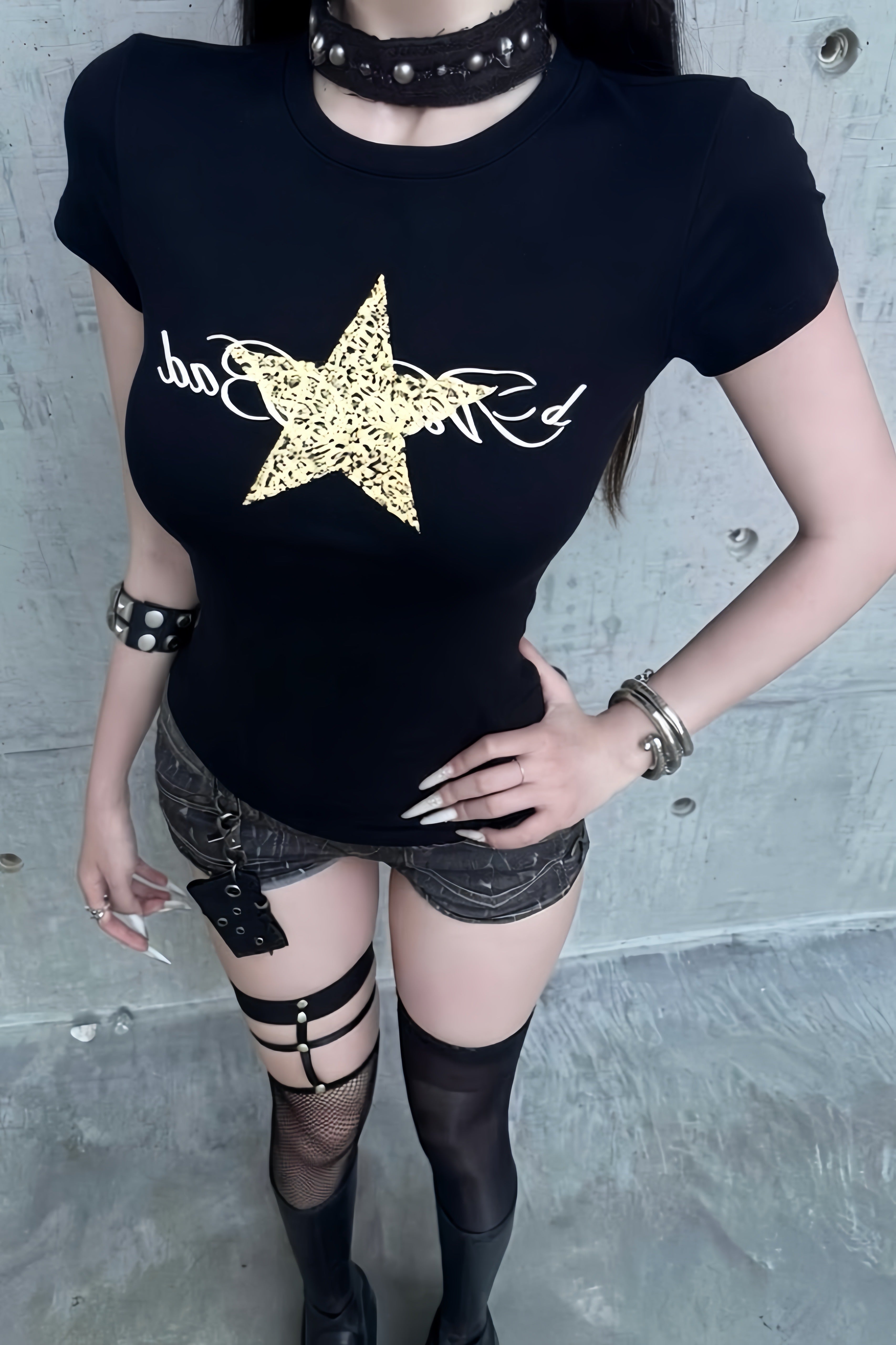 【トップス】ゴールドスターグラフィックTシャツ mry002336