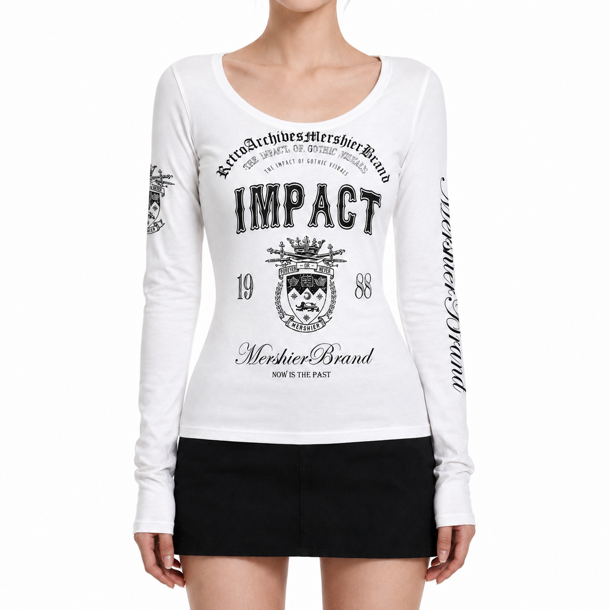 【新作】ゴシックエンブレム フィットTシャツ mry002662