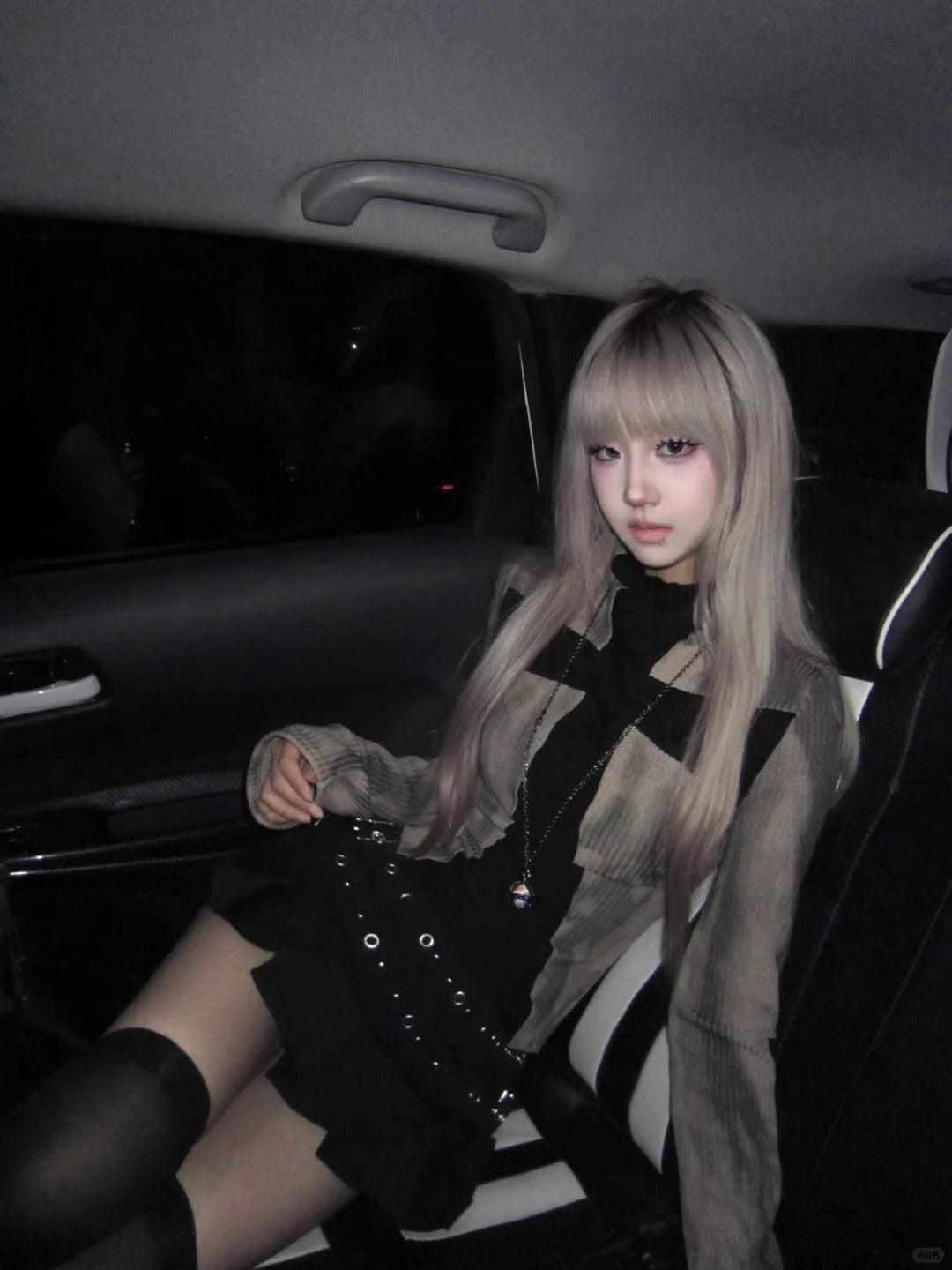 Cross-Panel Sheer Long-Sleeve Top mry002181