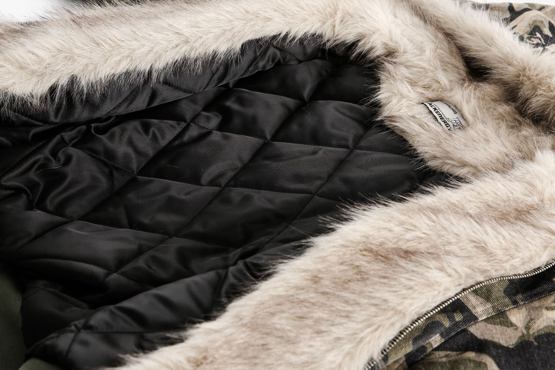 Camo Fur-Lined Hooded Jacket mry001848