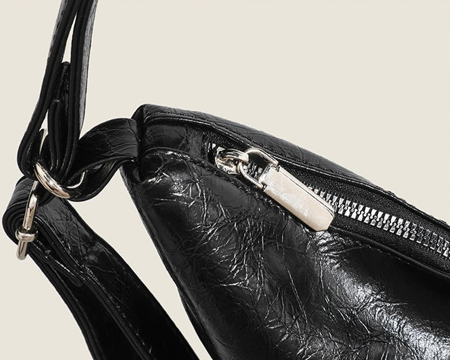 【2color】Lustrous Chain-Detail Shoulder Bag mry001665