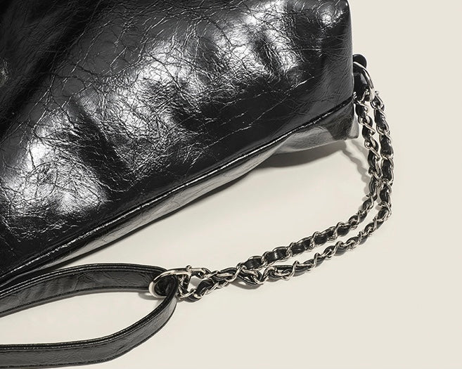 【2color】Lustrous Chain-Detail Shoulder Bag mry001665
