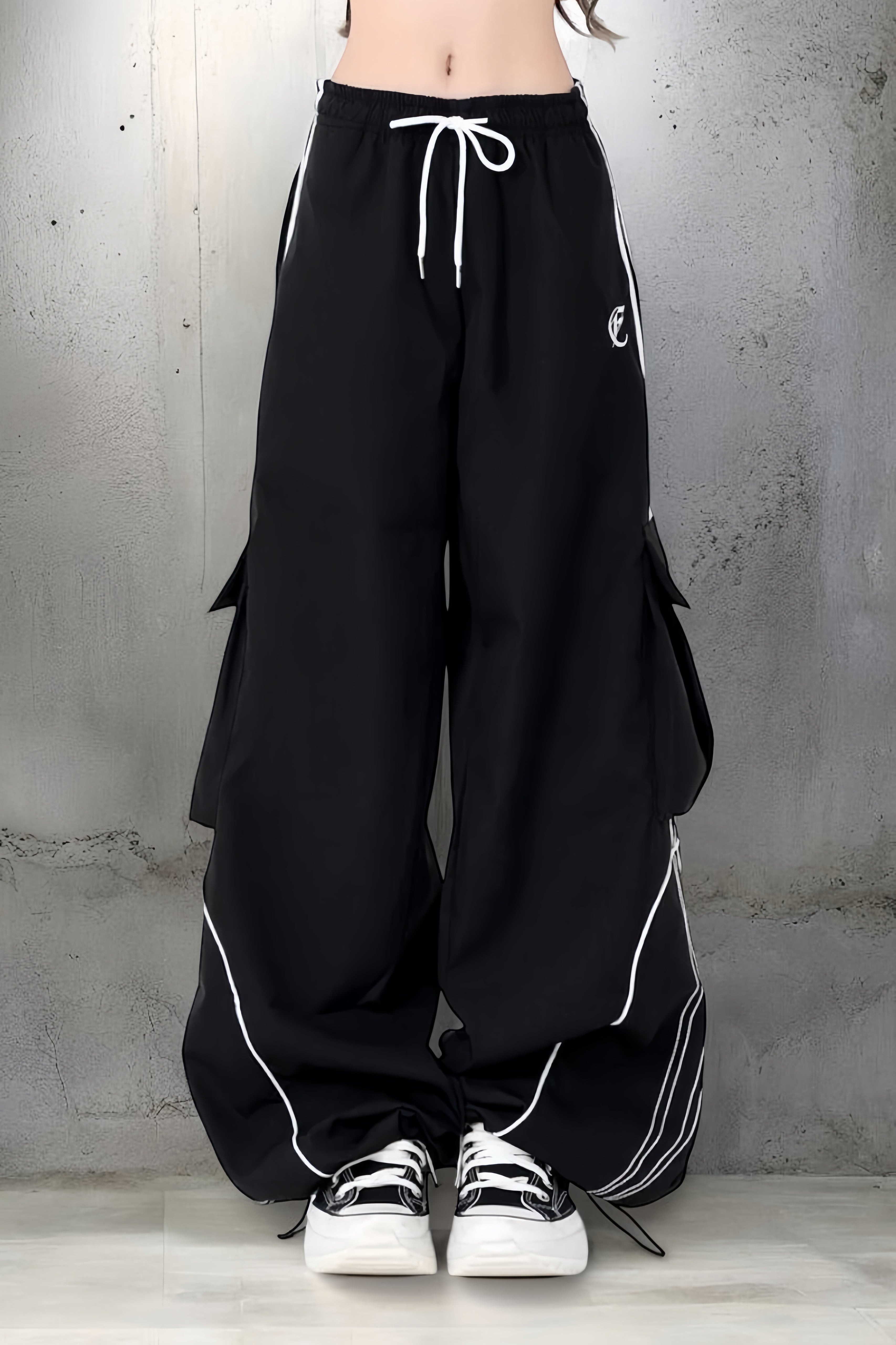 《SNSで話題沸騰中📸✨》【YURU:FIT】2color Track Line Cargo Wide Pants mry001730