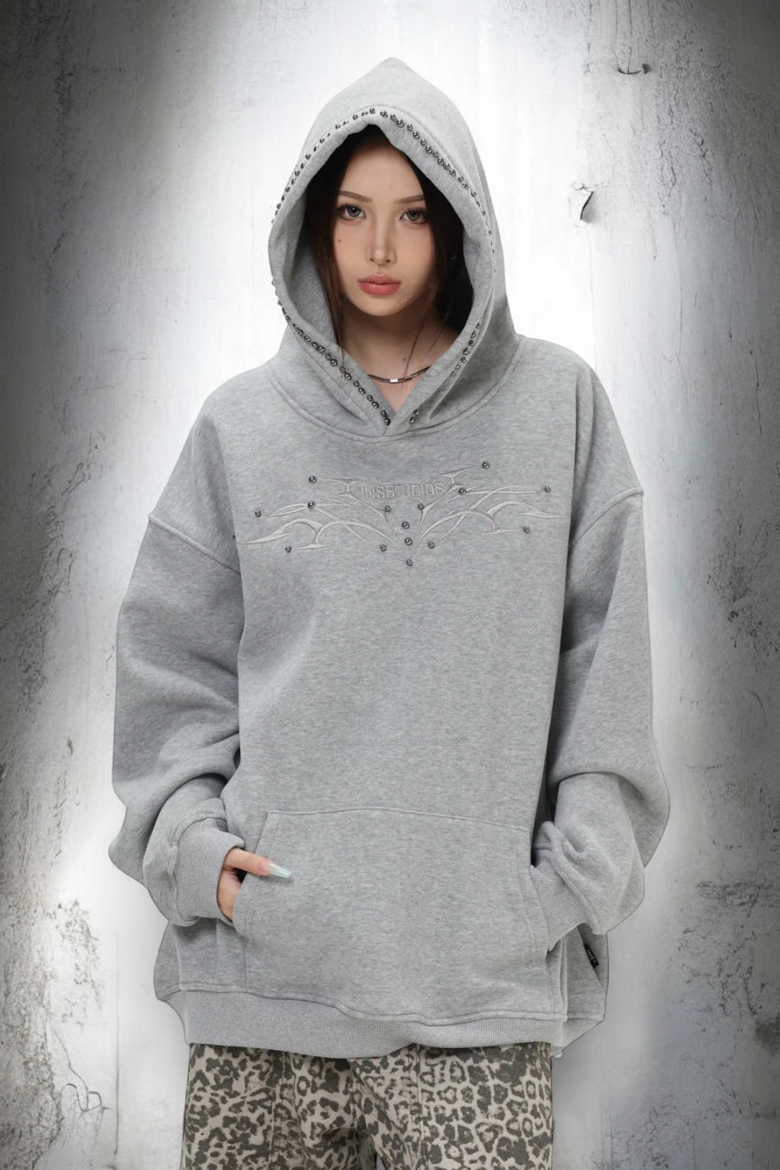 【評価★4.8以上／高品質】Tribal Studded Oversized Hoodie mry001900