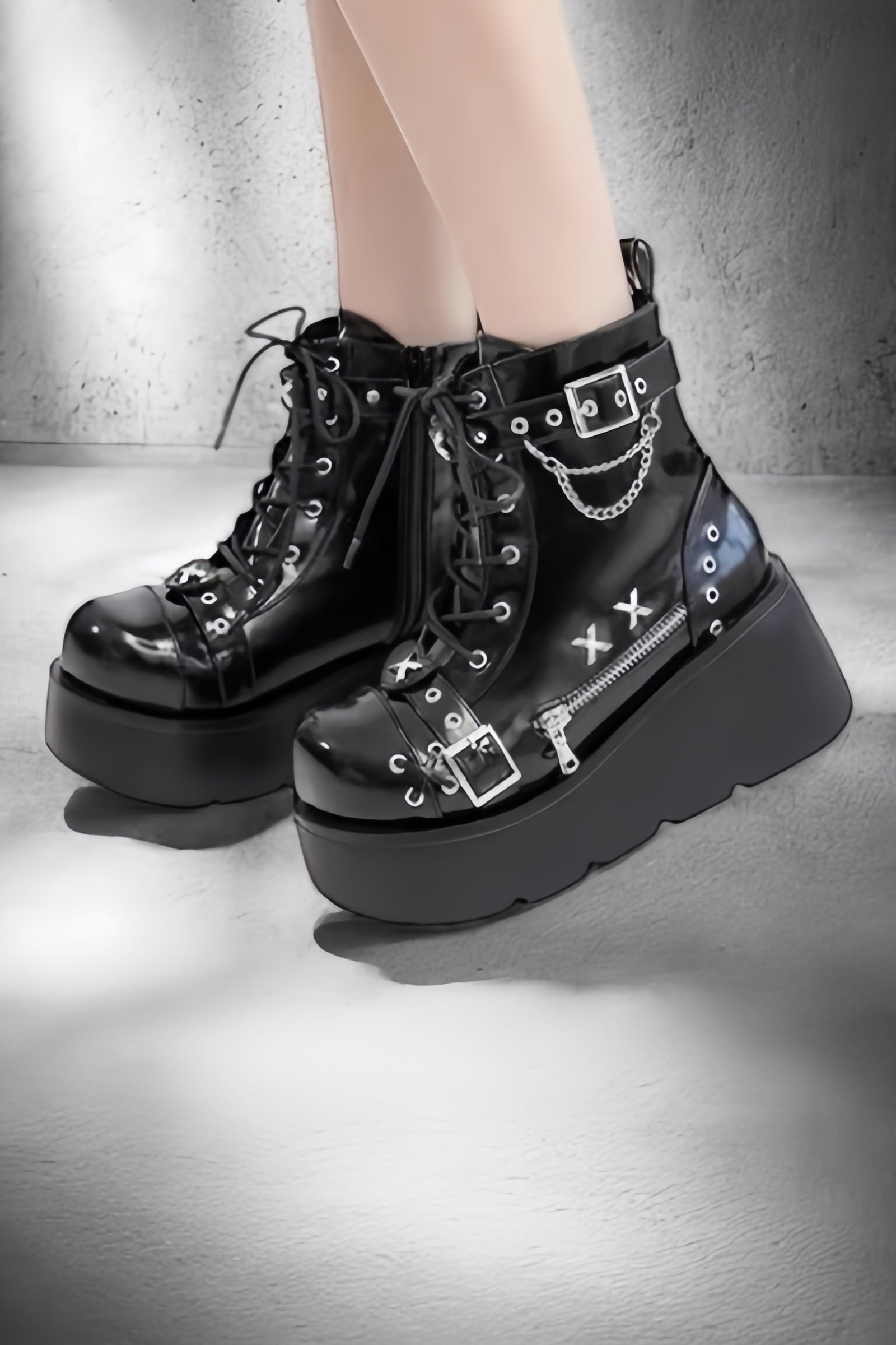 Chain Buckle Platform Combat Boots mry001977