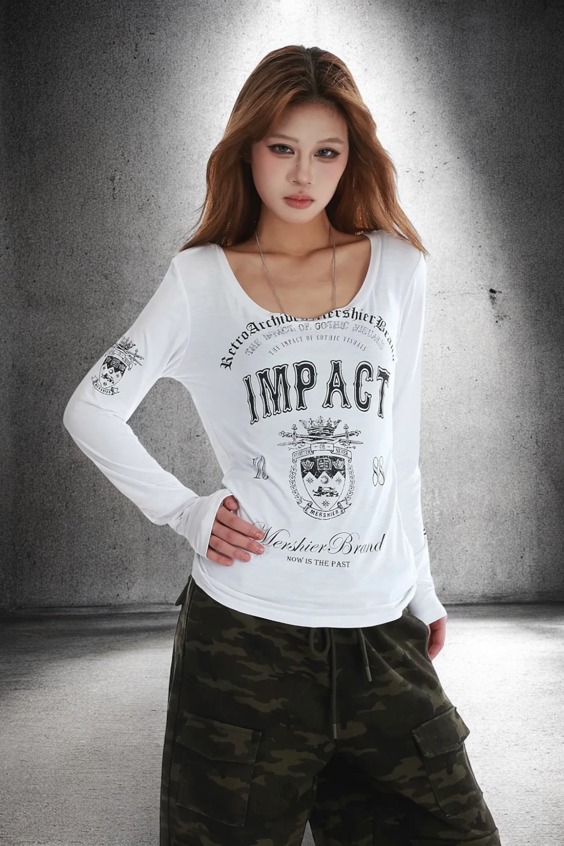 Gothic Crest Long T-Shirt mry002237