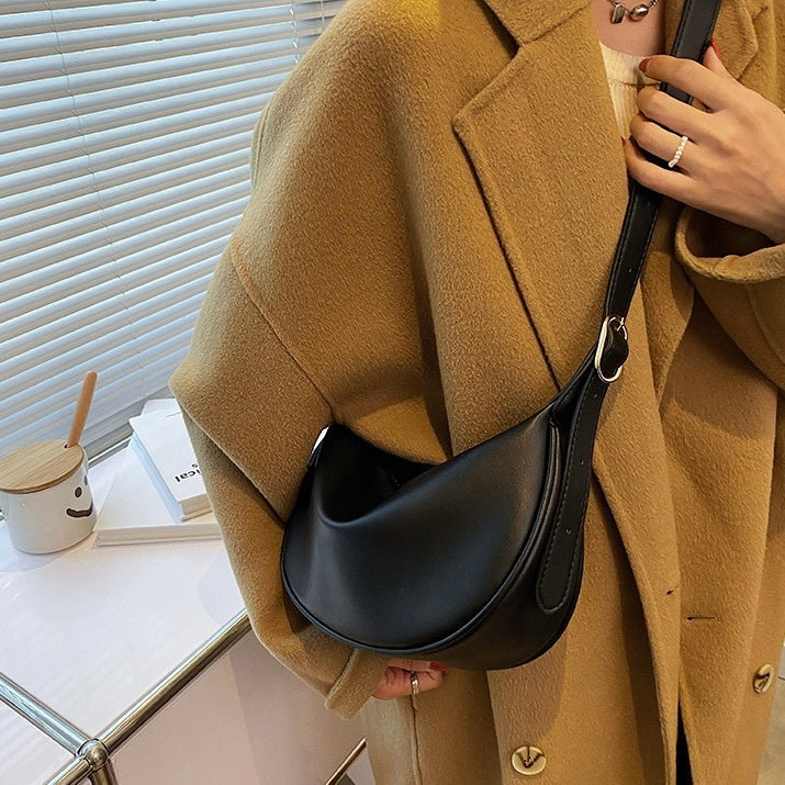 2カラー展開 ハーフムーンバッグ mry001576